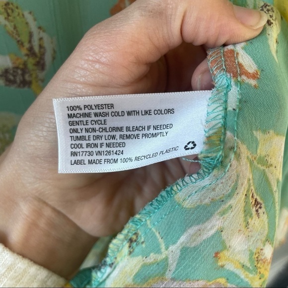 3/$20 Xhilaration Light Green Floral Ruffle Sleeve Kimono - Picture 6 of 11
